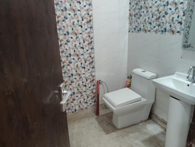 Image of 850 Sq.ft 2 BHK Builder Floor for rent in Preet Vihar, New Delhi for Rs. 21000
