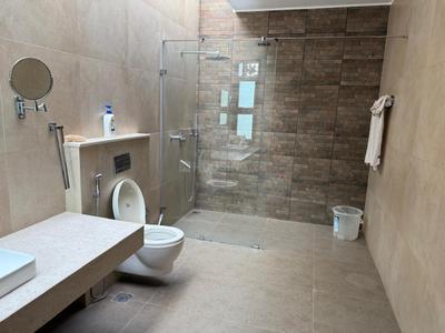 Bathroom Image of 5000 Sq.ft 4 BHK Villa for rent in Devanahalli Bengaluru for Rs. 250000