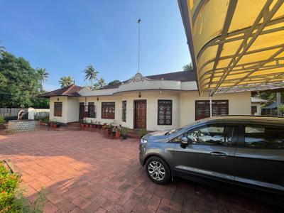 Image of 3000 Sq.ft 4.5 BHK Independent House for sale in Pullinkunnu, Alappuzha for Rs. 19000000