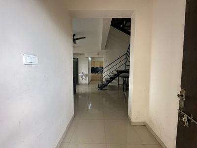 Image of 1600 Sq.ft 3 BHK Apartment / Flat for rent in Nipania, Indore for Rs. 41000