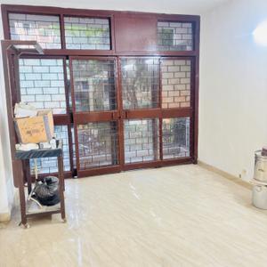 Bedroom Image of 1350 Sq.ft 3 BHK Apartment / Flat for sale in Karishma Apartment, Patparganj New Delhi for Rs. 18500000