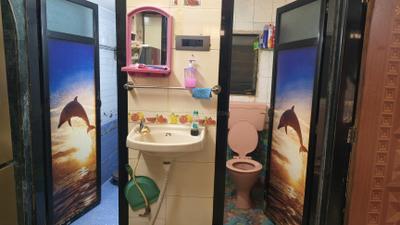 Bathroom Image of 580 Sq.ft 1 BHK Apartment / Flat for sale in Kalwa Thane for Rs. 5000000