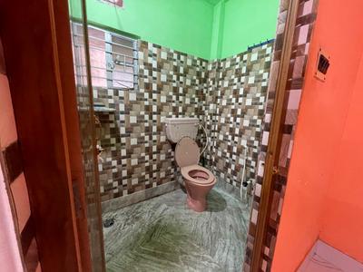 Bathroom Image of 322 Sq.ft 1 RK Independent House for rent in Keshtopur Kolkata for Rs. 6700