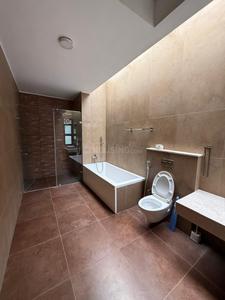 Bathroom Image of 5000 Sq.ft 4 BHK Villa for rent in Devanahalli Bengaluru for Rs. 250000