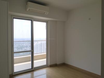 Bedroom Image of 2300 Sq.ft 3 BHK Apartment / Flat for sale in DLF One Midtown, Karampura New Delhi for Rs. 64000000