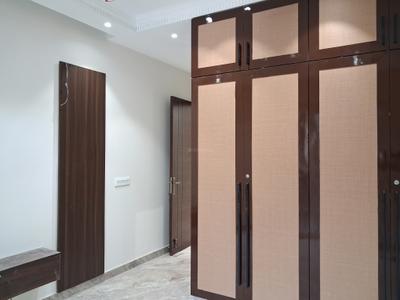 Bedroom Image of 1350 Sq.ft 3 BHK Builder Floor for sale in Paschim Vihar New Delhi for Rs. 29000000
