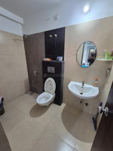 Bathroom Image of 1705 Sq.ft 3 BHK Apartment / Flat for rent in Darshanam Central Park, Sayajiganj Vadodara for Rs. 33000