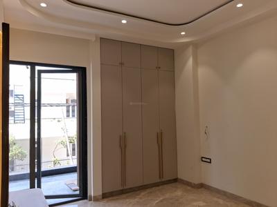 Bedroom Image of 1800 Sq.ft 3 BHK Builder Floor for sale in Paschim Vihar New Delhi for Rs. 38000000