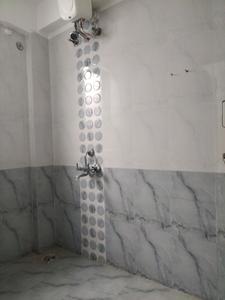 Common Bathroom One Image of 652 Sq.ft 1 BHK Apartment / Flat for rent in Karve Nagar Pune for Rs. 23000