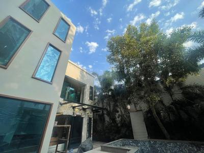 Image of 12500 Sq.ft 5 BHK Villa for rent in Juhu, Mumbai for Rs. 1200000