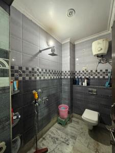 Bathroom Image of 1188 Sq.ft 6 BHK Independent House for sale in Subzi Mandi New Delhi for Rs. 6000000