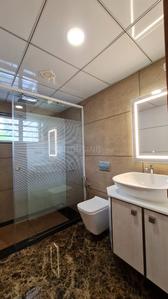 Bathroom Image of 4500 Sq.ft 4 BHK Villa for sale in Kakkanad Kochi for Rs. 50000000