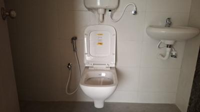 Bathroom Image of 610 Sq.ft 1 BHK Apartment / Flat for rent in Riverside, Taloja Navi Mumbai for Rs. 12000