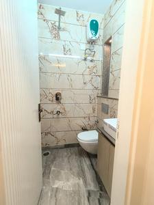 Bathroom Image of 900 Sq.ft 2 BHK Builder Floor for rent in Subhash Nagar New Delhi for Rs. 36000