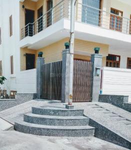 Image of 9000 Sq.ft 9 BHK Independent House for sale in Sector 116, Noida for Rs. 65000000