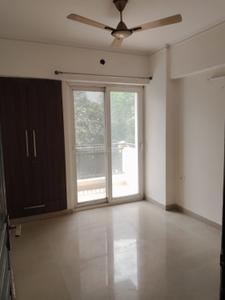 Bedroom Image of 1100 Sq.ft 2.5 BHK Apartment / Flat for rent in Sethi Max Royal, Sector 76 Noida for Rs. 30000