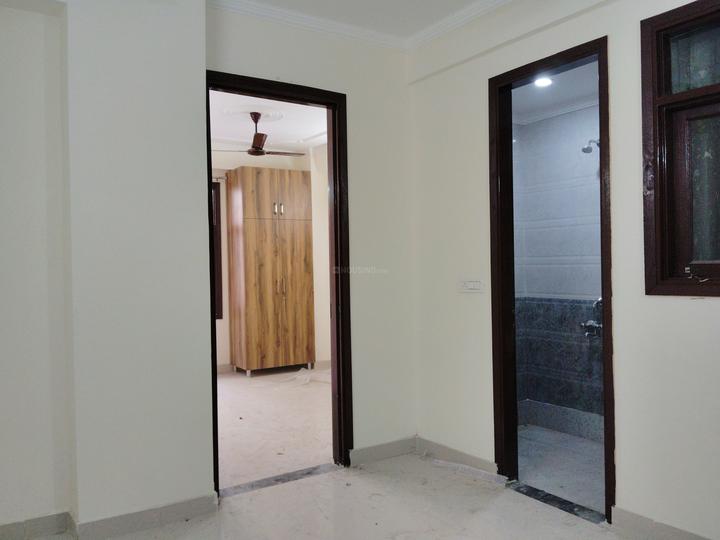 Saket metro gate no 2 Property Details Video 1