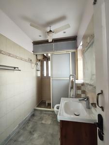 Bathroom Image of 1350 Sq.ft 2.5 BHK Apartment / Flat for rent in Azad Apartments, Kalu Sarai New Delhi for Rs. 75000