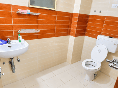 Bathroom Image of 1235 Sq.ft 3 BHK Apartment / Flat for rent in Kashyap Green Brahma Complex, Mustafapur Patna for Rs. 20000