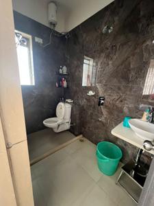 Bathroom Image of 750 Sq.ft 2 BHK Apartment / Flat for sale in Matunga East Mumbai for Rs. 35000000