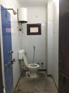 Common Bathroom Image of 400 Sq.ft 1 BHK Builder Floor for rent in Mayur Vihar Phase 1 New Delhi for Rs. 18000