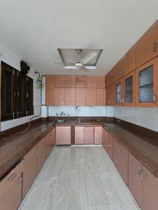 Kitchen Image of 1800 Sq.ft 3 BHK Builder Floor for rent in Anand Vihar New Delhi for Rs. 61000