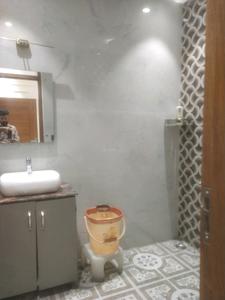 Common Bathroom Image of 1000 Sq.ft 2 BHK Builder Floor for rent in Lajpat Nagar New Delhi for Rs. 56000