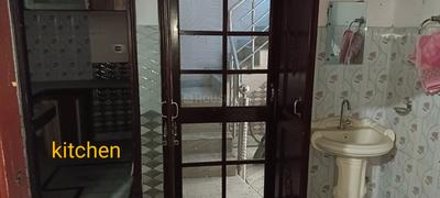 Bathroom Image of 630 Sq.ft 2 BHK Apartment / Flat for rent in Krishna Nagar Hisar for Rs. 7500