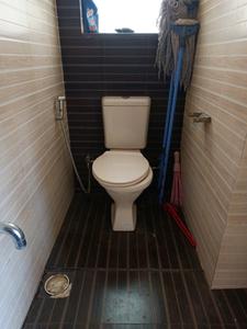 Common Bathroom Image of 969 Sq.ft 2 BHK Apartment / Flat for rent in Kumar Pebble Park, Hadapsar Pune for Rs. 22000