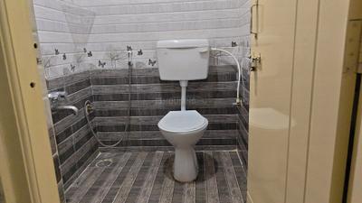Bathroom Image of 350 Sq.ft 1 RK Independent House for rent in Doddanekundi Bengaluru for Rs. 16000