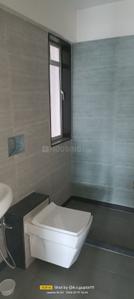 Bathroom Image of 925 Sq.ft 2 BHK Apartment / Flat for sale in Jiten Apartment, Andheri West Mumbai for Rs. 25000000