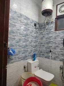 Common Bathroom Image of 1000 Sq.ft 3 BHK Apartment / Flat for sale in Sun View Apartment, Chhattarpur New Delhi for Rs. 6700000