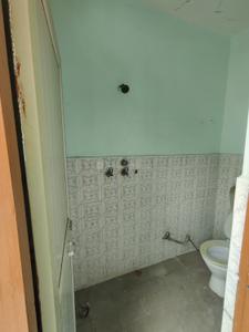 Bathroom Image of 800 Sq.ft 1.5 BHK Builder Floor for rent in Old Housing Board Colony Rohtak for Rs. 6000