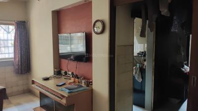 Living Room Image of 720 Sq.ft 2 BHK Apartment / Flat for sale in Vile Parle West Mumbai for Rs. 23000000