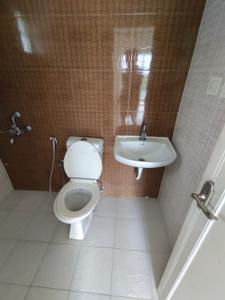 Bathroom Image of 1800 Sq.ft 3 BHK Apartment / Flat for rent in Asset Kottaram, Maradu Kochi for Rs. 45000