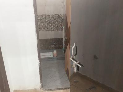 Bathroom Image of 1250 Sq.ft 2 BHK Independent House for rent in Garg Enclave Extension, Indira Nagar Lucknow for Rs. 15000