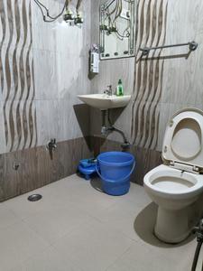 Common Bathroom Image of 1000 Sq.ft 2 BHK Independent House for rent in Sector 12 Gurgaon for Rs. 15000