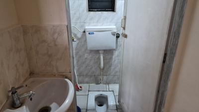 Bathroom Image of 950 Sq.ft 2 BHK Apartment / Flat for rent in Shashwat Athashree, Kopar Khairane Navi Mumbai for Rs. 42000