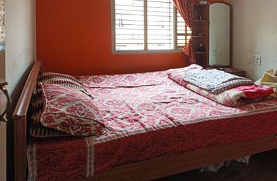 Bedroom Image of 1400 Sq.ft 3 BHK Apartment / Flat for rent in Block 6 Bengaluru for Rs. 40000