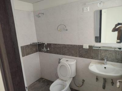 Bathroom Image of 1675 Sq.ft 3 BHK Apartment / Flat for sale in Amrapali Crystal Homes Phase 1, Sector 76 Noida for Rs. 21250000