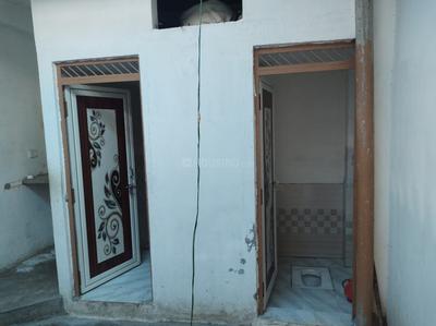 Bedroom Image of 600 Sq.ft 2 BHK Builder Floor for rent in Omaxe Metro City Phase 5, Kalli Pashchim Lucknow for Rs. 8000