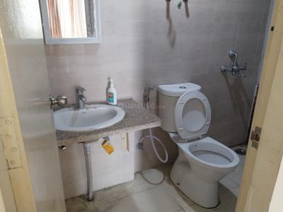 Bathroom Image of 1125 Sq.ft 2.5 BHK Apartment / Flat for sale in Mahagun Mantra II, Noida Extension Greater Noida for Rs. 8300000