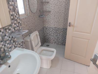 Bathroom Image of 615 Sq.ft 1 BHK Apartment / Flat for rent in Maxblis Grand Wellington, Sector 75 Noida for Rs. 25500