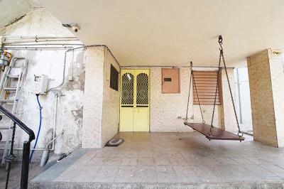 Living Room Image of 2700 Sq.ft 2 BHK Independent House for sale in Navrangpura Ahmedabad for Rs. 45000000