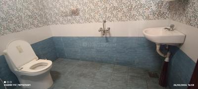 Bathroom Image of 2100 Sq.ft 3 BHK Apartment / Flat for rent in Adambakkam Chennai for Rs. 60000