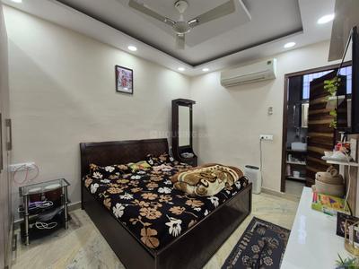 Bedroom Image of 2200 Sq.ft 3 BHK Builder Floor for sale in Tagore Garden Extension New Delhi for Rs. 24000000