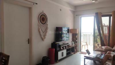 Living Room Image of 940 Sq.ft 2 BHK Apartment / Flat for sale in Amanora Gold Towers, Hadapsar Pune for Rs. 11500000