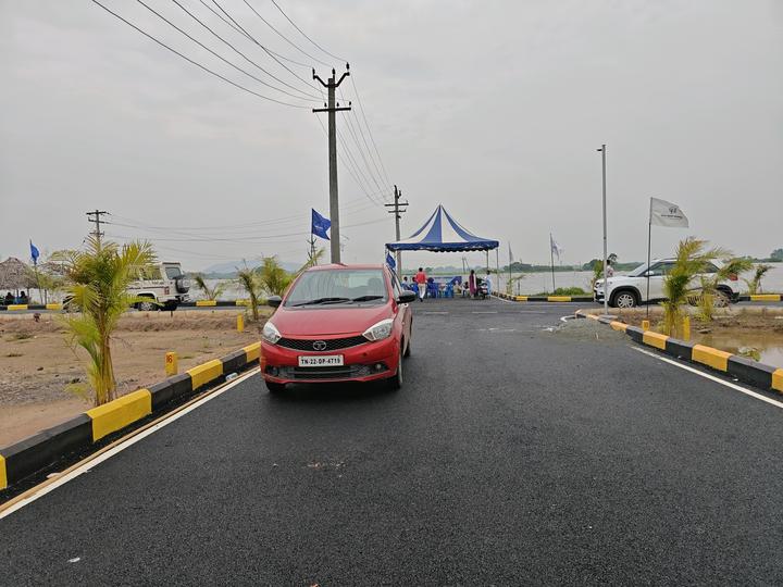 Naduveerapattu Main Image 1