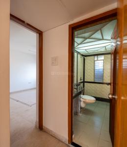 Bathroom Image of 4000 Sq.ft 4 BHK Apartment / Flat for sale in Shivaji Nagar Pune for Rs. 57500000