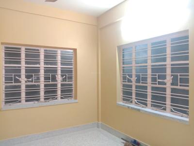 Bedroom Image of 650 Sq.ft 2 BHK Apartment / Flat for rent in Dum Dum Cantonment Kolkata for Rs. 12450